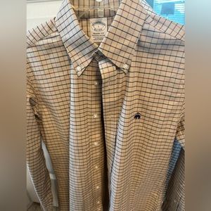 New Brooks Brothers Shirt Mens Small Button Up Beige Regent Non Iron
